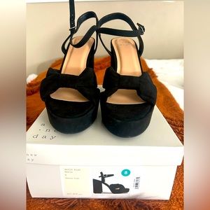 Just purchased. Brand new and not worn.